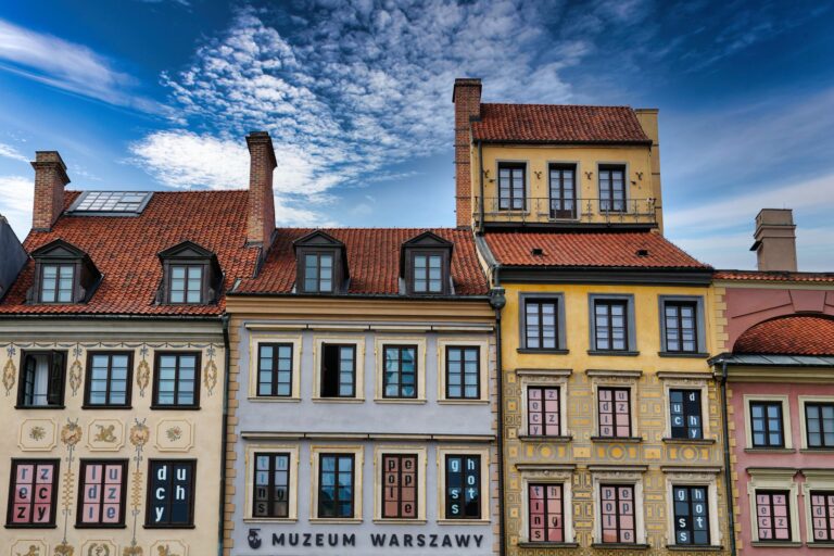 Ekologiczne budynki w Warszawie – 7 przykładów zrównoważonej architektury w stolicy